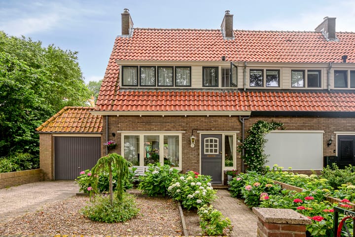 Photo 3 of Dampoortstraat 1