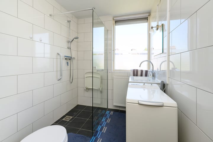 Tussenwoning te koop: Eduard van Beinumlaan 23, Dieren