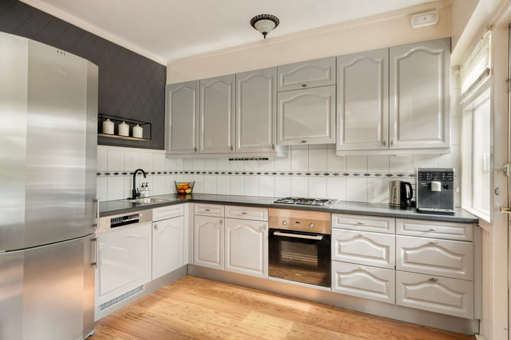 Hoekwoning te koop: Middenweg 332, Heerhugowaard