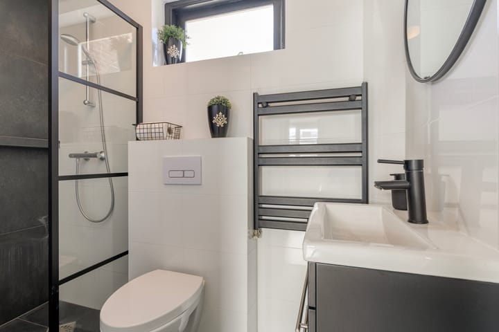 Hoekwoning te koop: Middenweg 332, Heerhugowaard