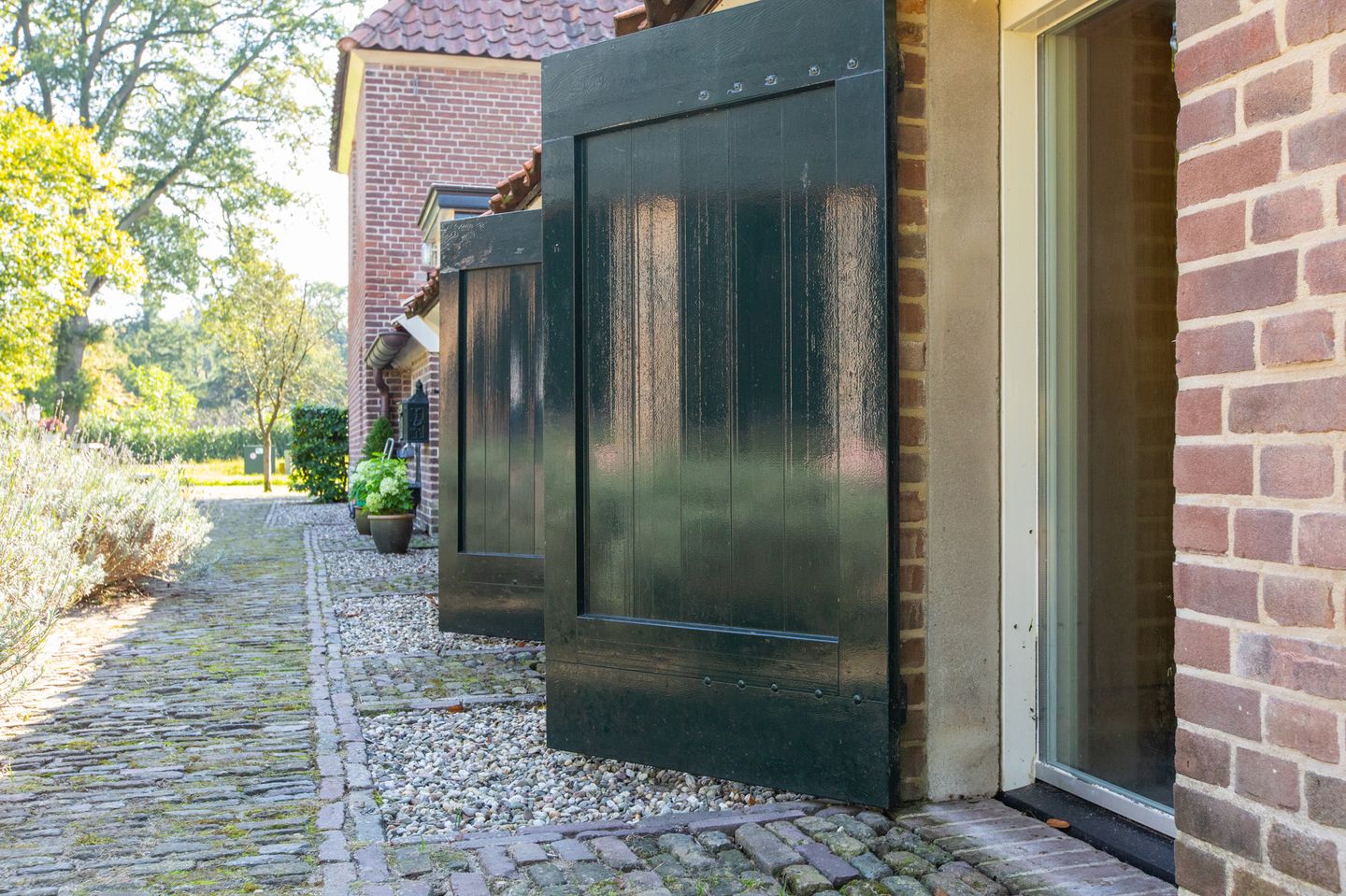 Foto 10 van Ruurloseweg 77-79