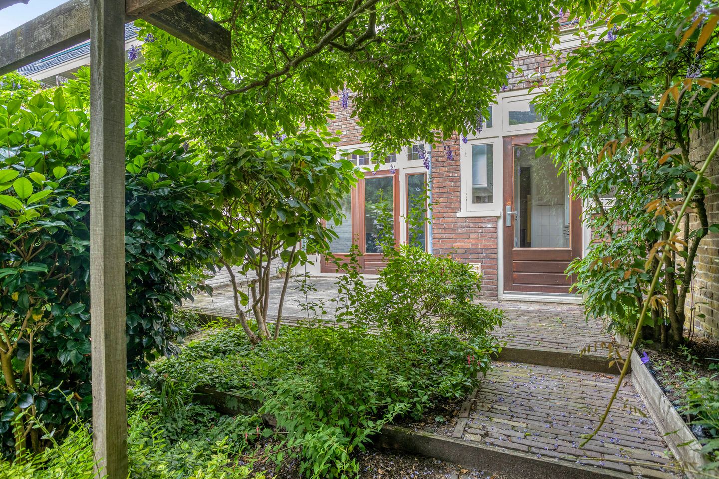 Photo 34 of Megenstraat 13