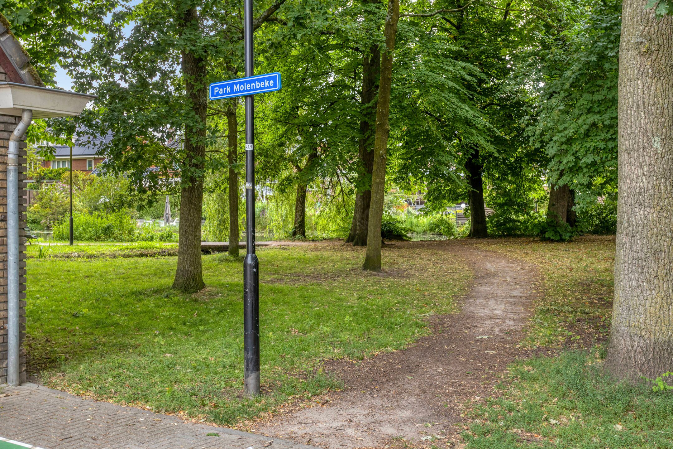 Photo 36 of Megenstraat 13