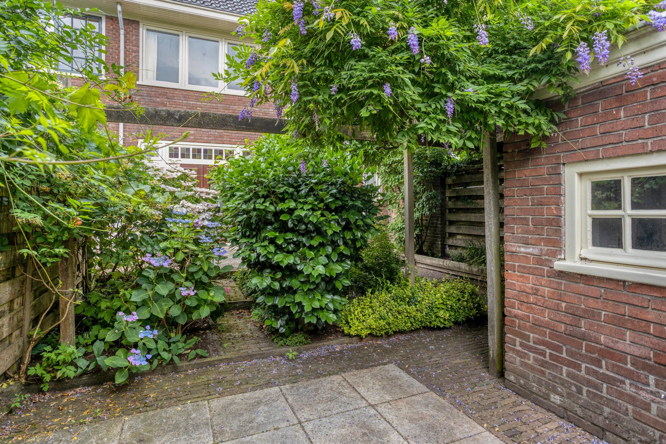 Photo 33 of Megenstraat 13