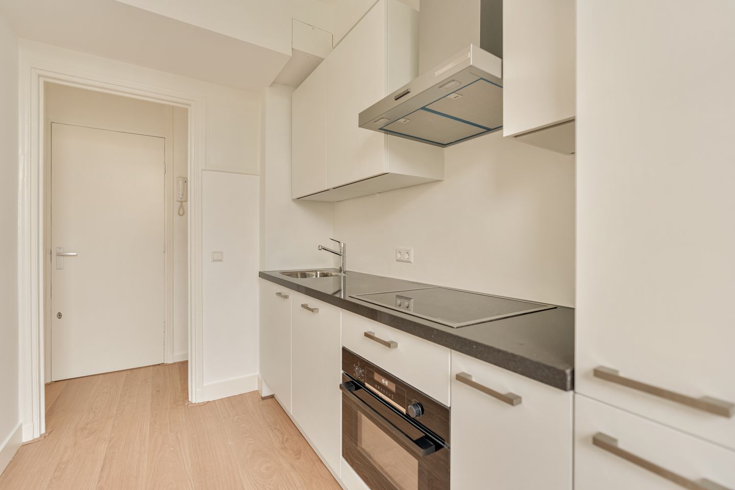 Photo 10 of Van Spilbergenstraat 108-3