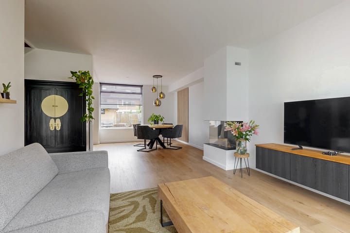 Tussenwoning te koop: van Swietenstraat 4, Zoeterwoude