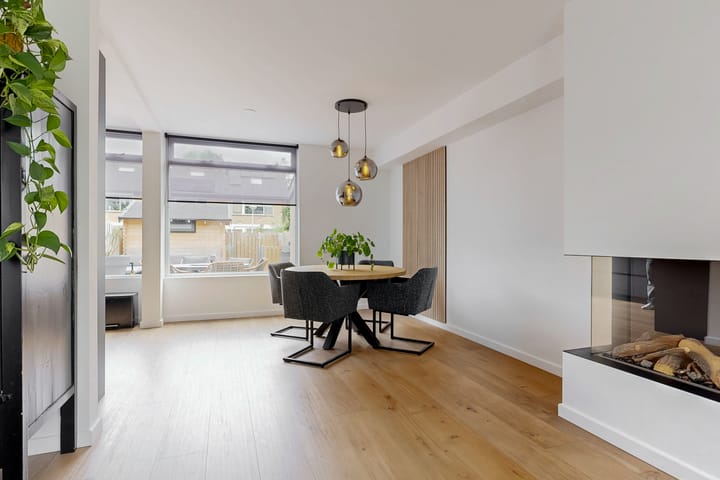 Tussenwoning te koop: van Swietenstraat 4, Zoeterwoude
