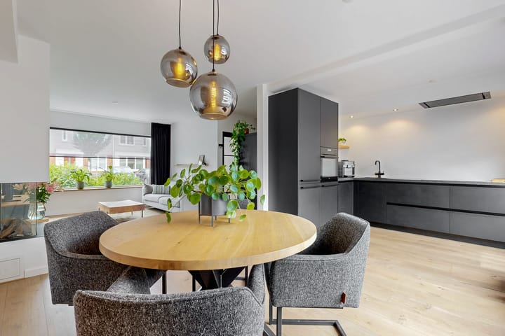 Tussenwoning te koop: van Swietenstraat 4, Zoeterwoude
