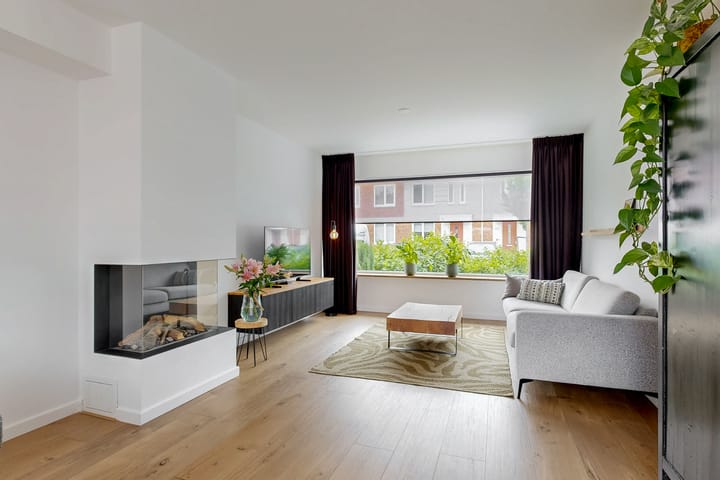 Tussenwoning te koop: van Swietenstraat 4, Zoeterwoude
