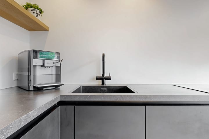 Tussenwoning te koop: van Swietenstraat 4, Zoeterwoude