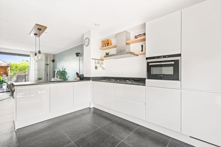 Hoekwoning te koop: Kwinkslag 37, Apeldoorn
