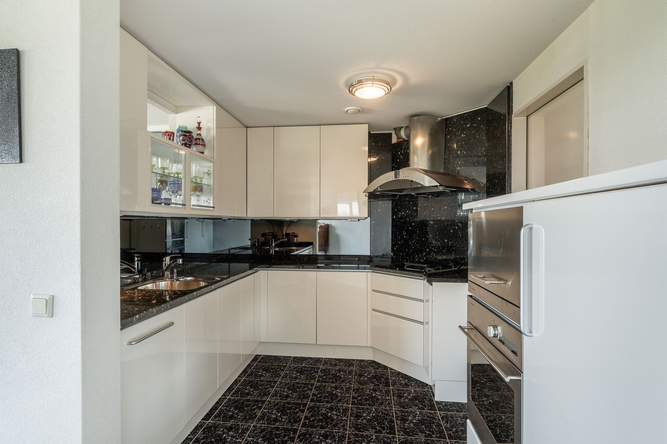 Photo 3 of Van Limburg Stirumstraat 213