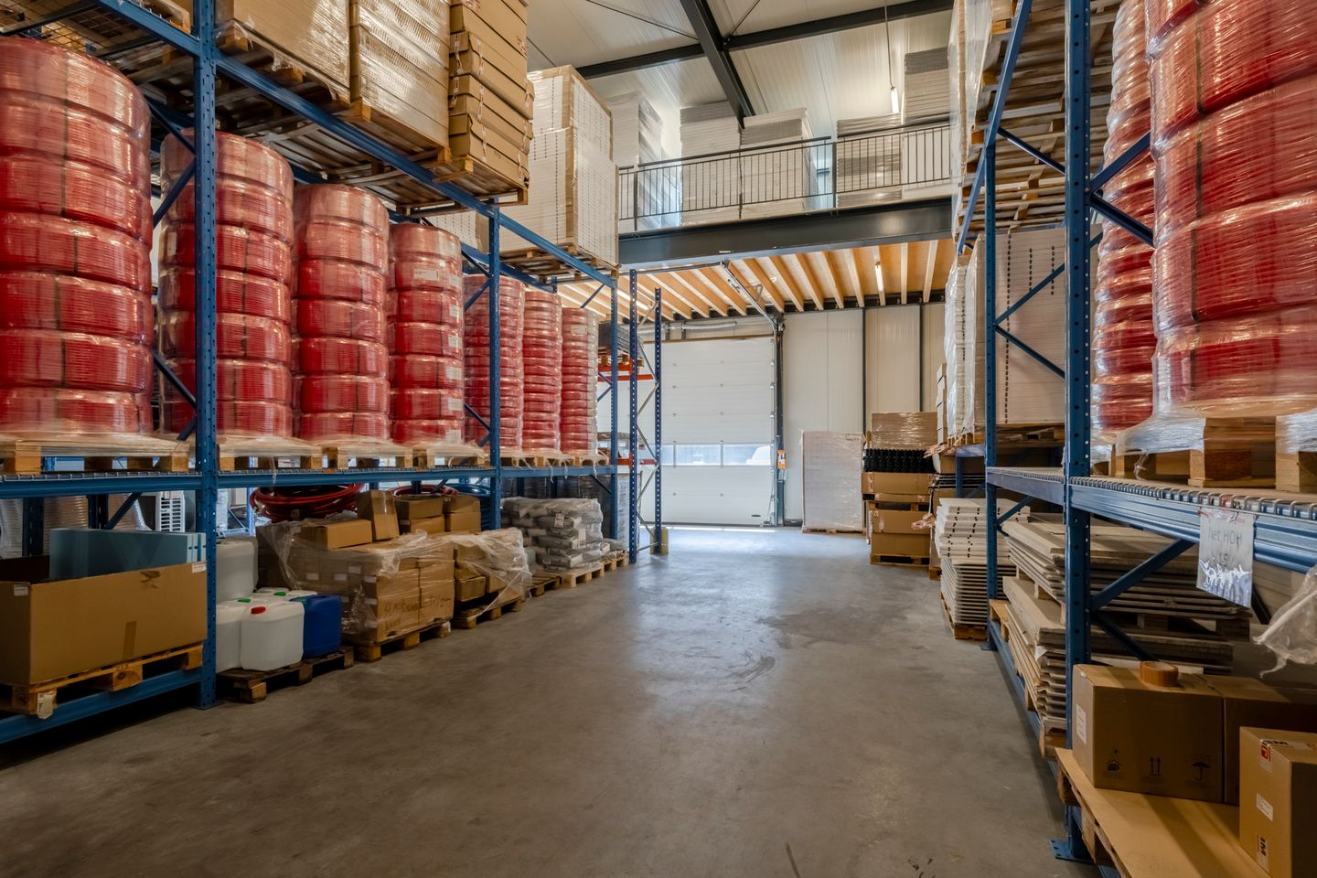 View photo 2 of Anthonie Fokkerstraat 59-L