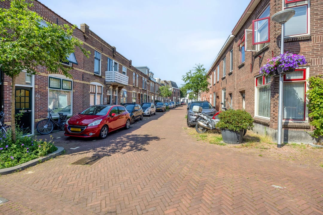 Photo 32 of Van Reedestraat 14