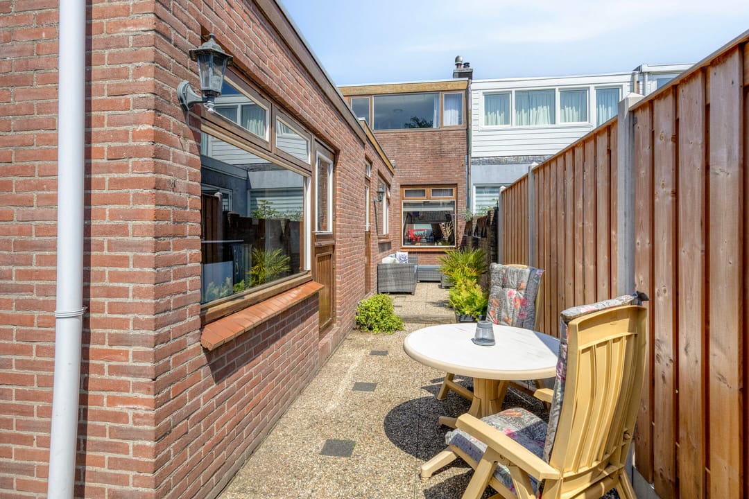 Photo 26 of Van Reedestraat 14