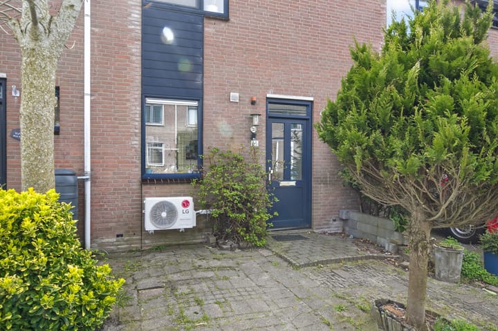 Tussenwoning te koop: Harpoenier 35, Landsmeer