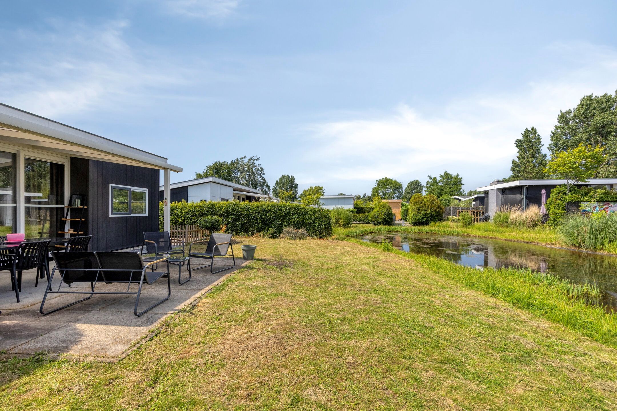 2-bedroom freehold villa in Dordrecht — photo 4 of 5