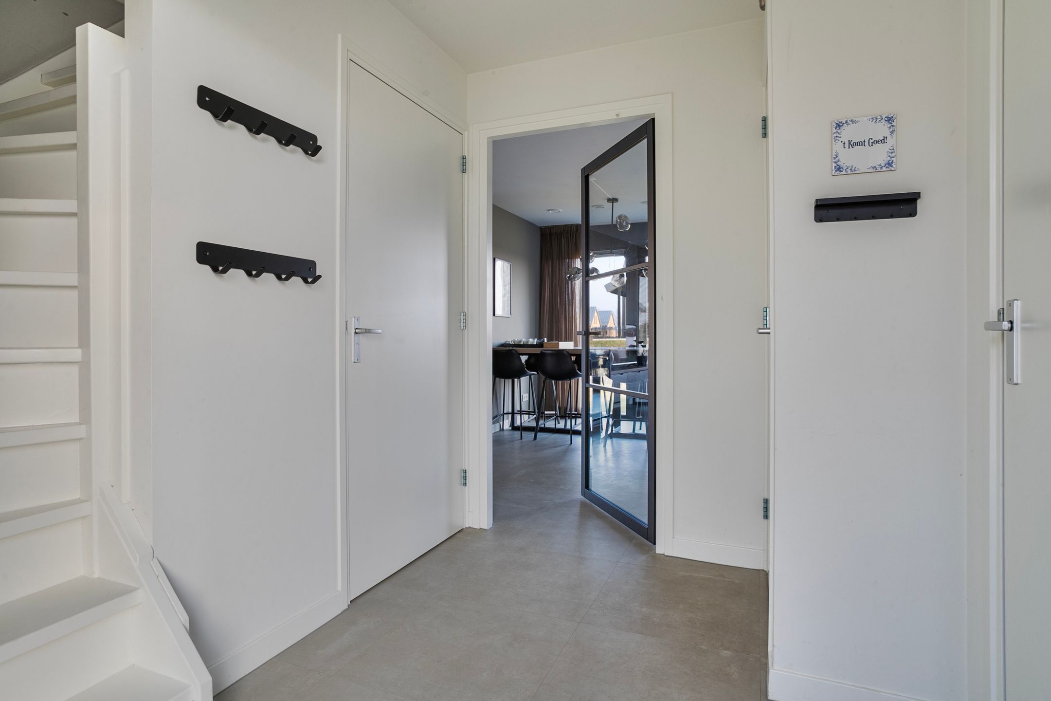Photo 9 of Oesterdam 303