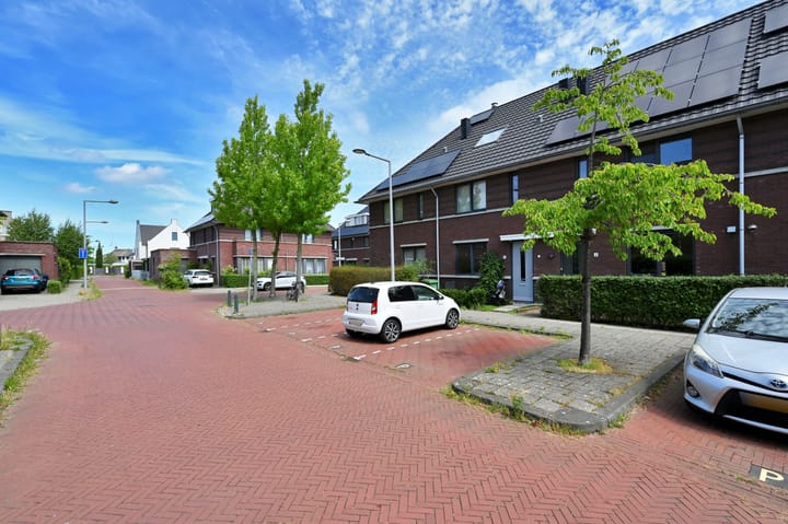 Tussenwoning te koop: Voormeerstraat 6, 'S-Gravenhage