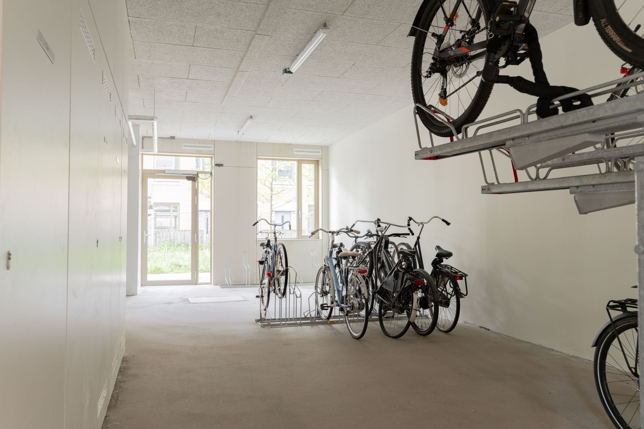 Photo 33 of Maria Beshof 42