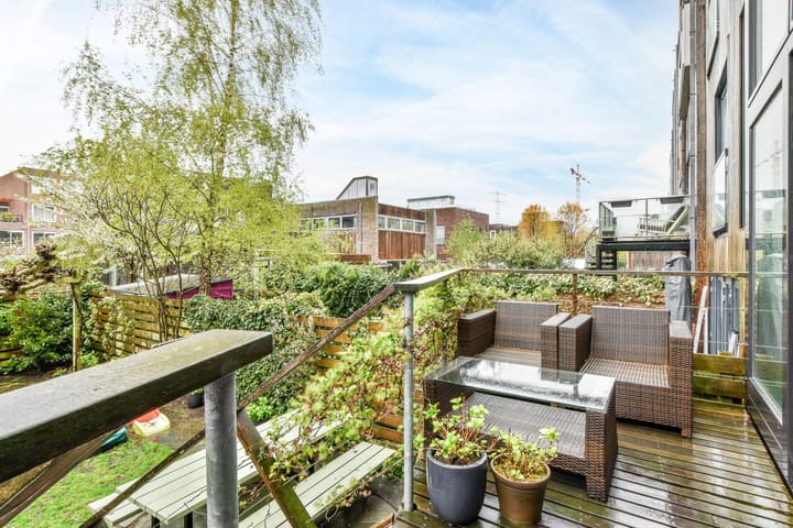 Tussenwoning te huur: Jan Olphert Vaillantlaan 101, Amsterdam