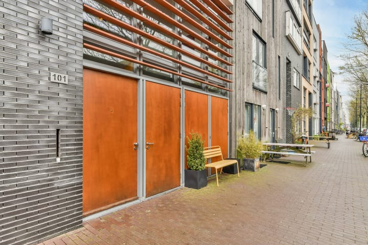 Tussenwoning te huur: Jan Olphert Vaillantlaan 101, Amsterdam