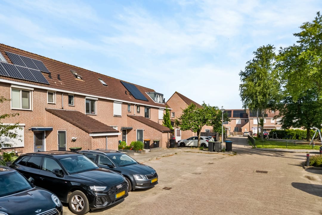 Photo 38 of Asterstraat 28