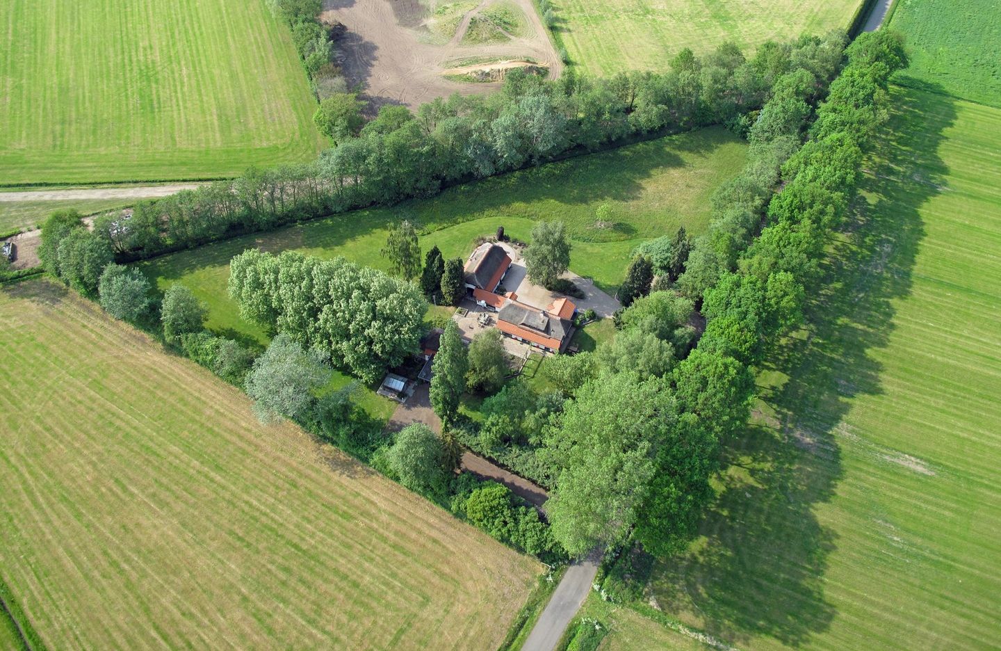 Photo 35 of Heersweg 2