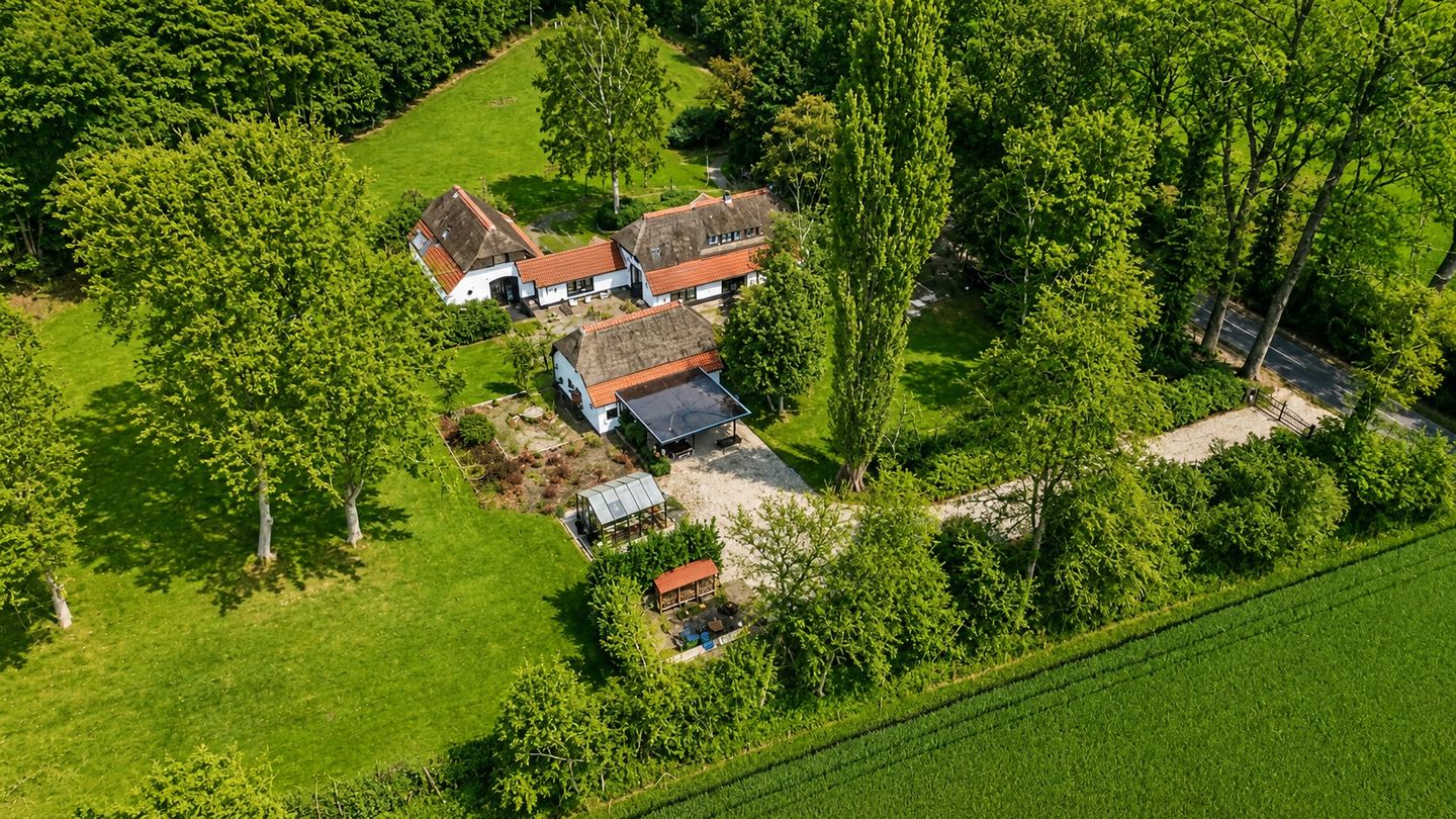 Photo 34 of Heersweg 2