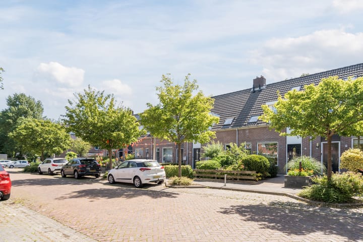 Tussenwoning te koop: Weth. Berbeelaan 8, Anna Paulowna