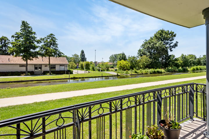 Appartement te koop: Annie M.G. Schmidtlaan 368, Voorschoten