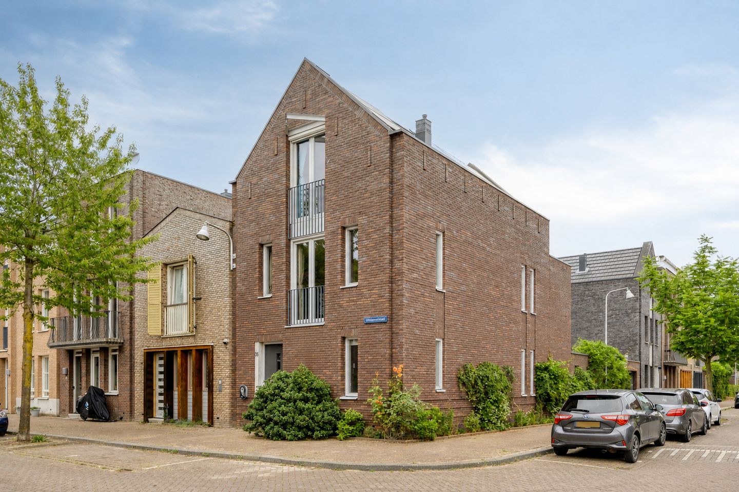 Foto 1 van Uitdamstraat 35