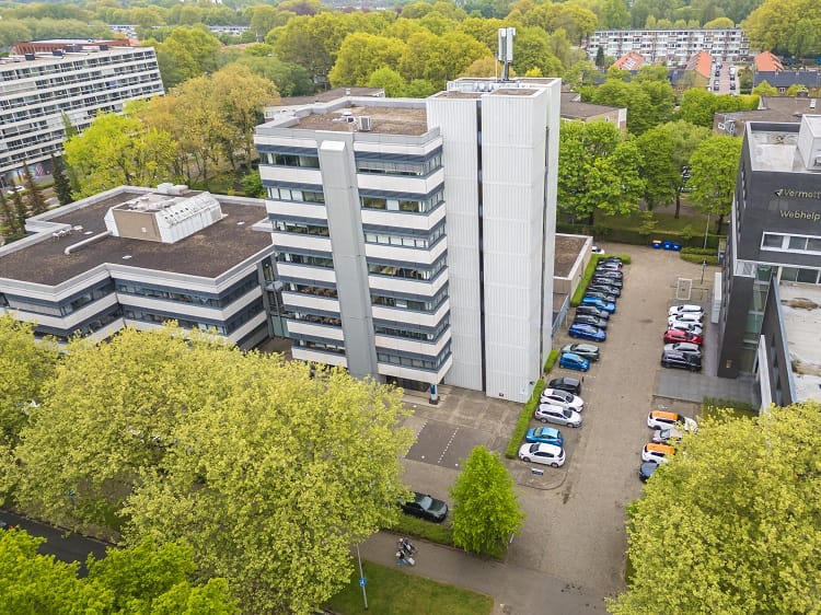 Bekijk foto 1 van Professor Cobbenhagenlaan 109