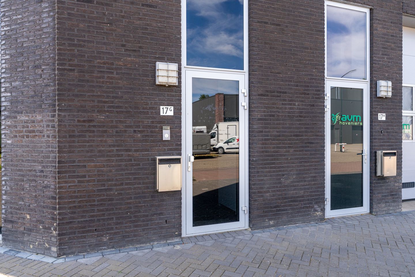 View photo 2 of Beyerinckweg 17-G
