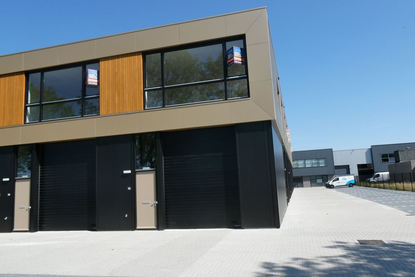 View photo 1 of Hallenstraat 5-B