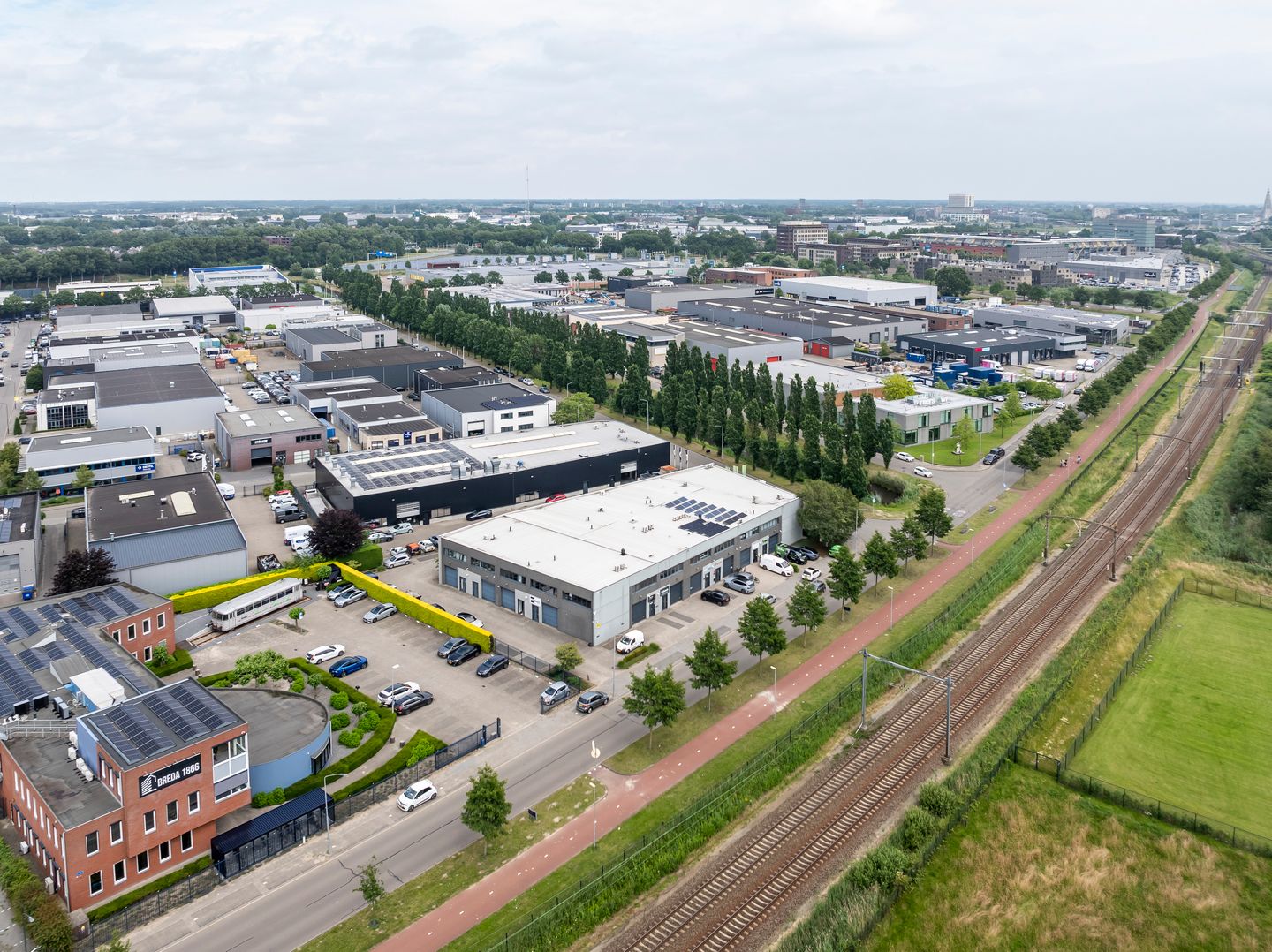 View photo 2 of Rat Verleghstraat 118-H