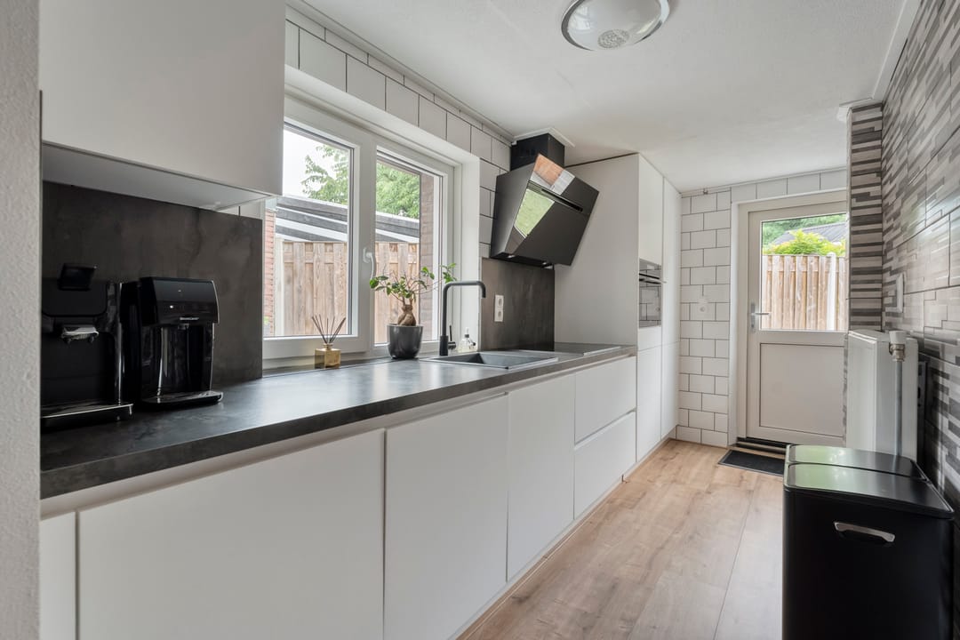 Photo 13 of Spoorhavenstraat 22