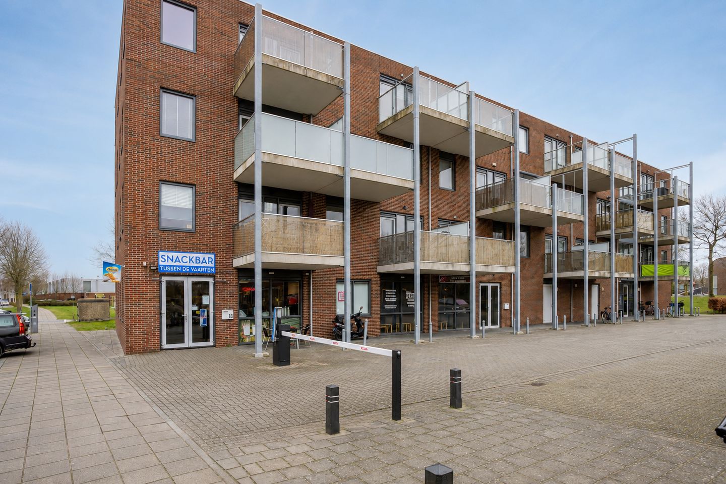 Bekijk foto 1 van Chagallweg 22
