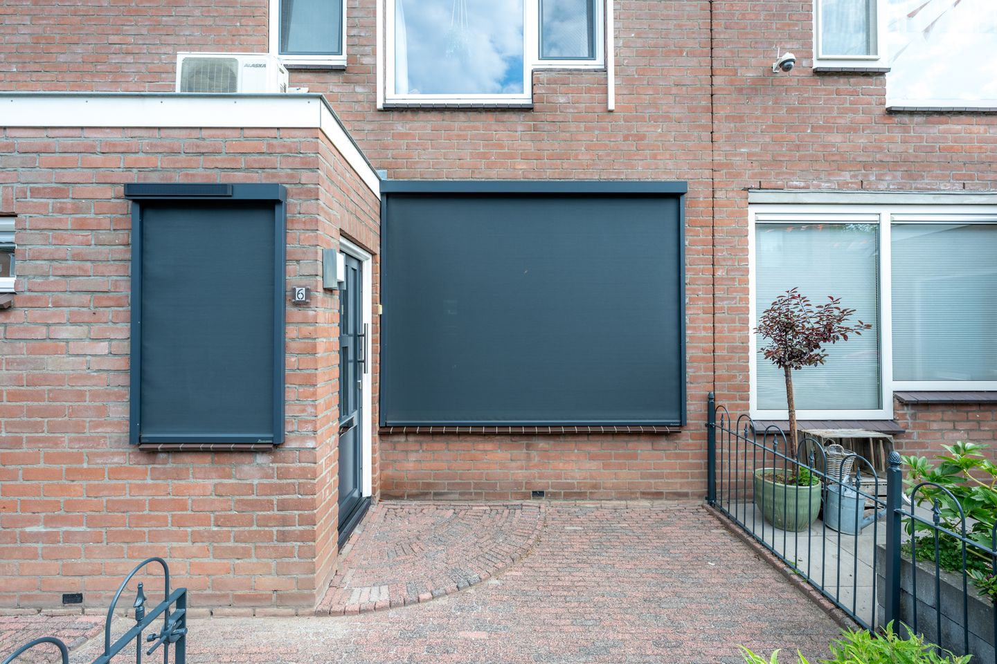 Photo 35 of Wijnbesgaarde 6