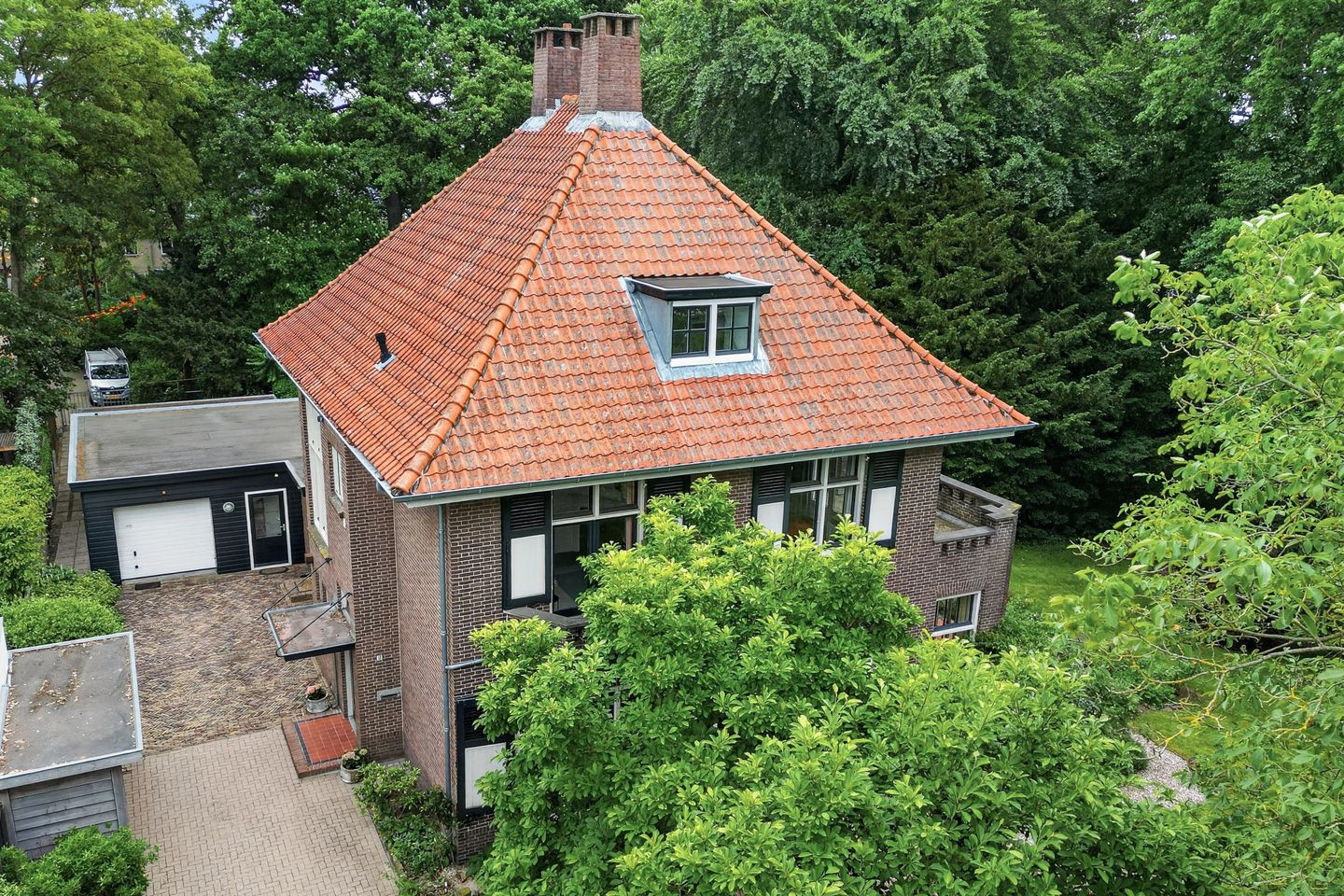 Foto 5 van Tromplaan 11