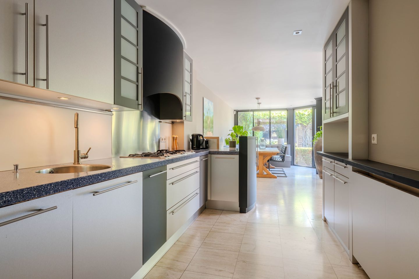 Foto 29 van Burgemeester van Beekstraat 12