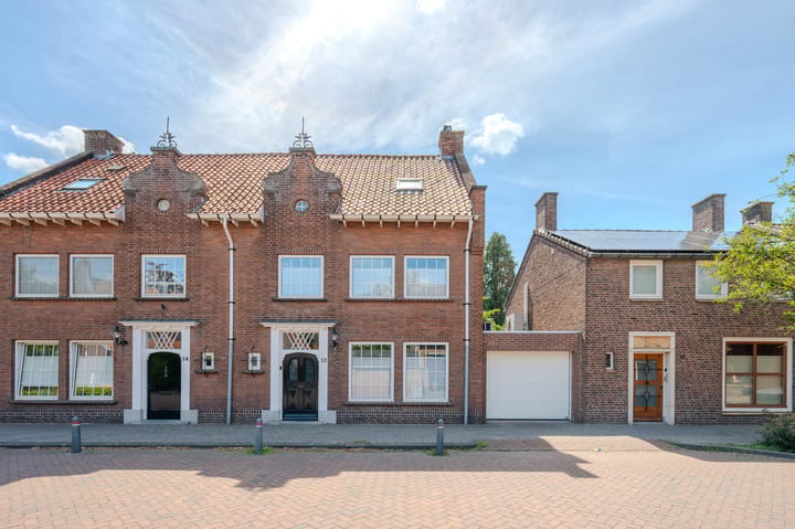 Burgemeester van Beekstraat 12
