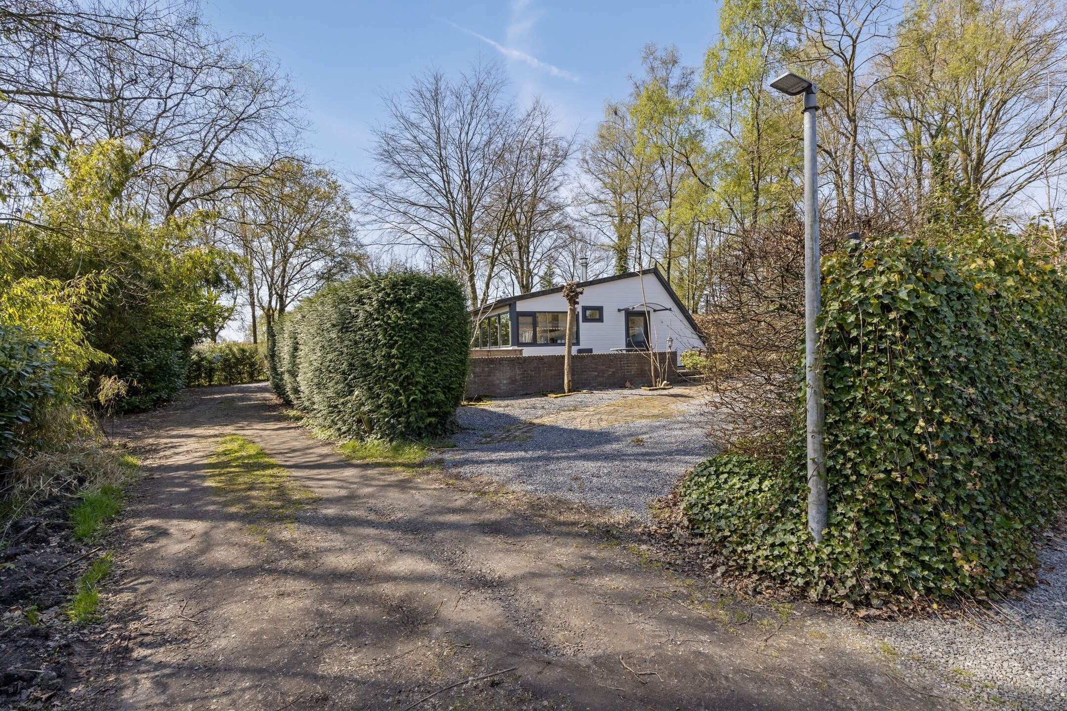 2-bedroom freehold villa in Baarle-Nassau — photo 1 of 5