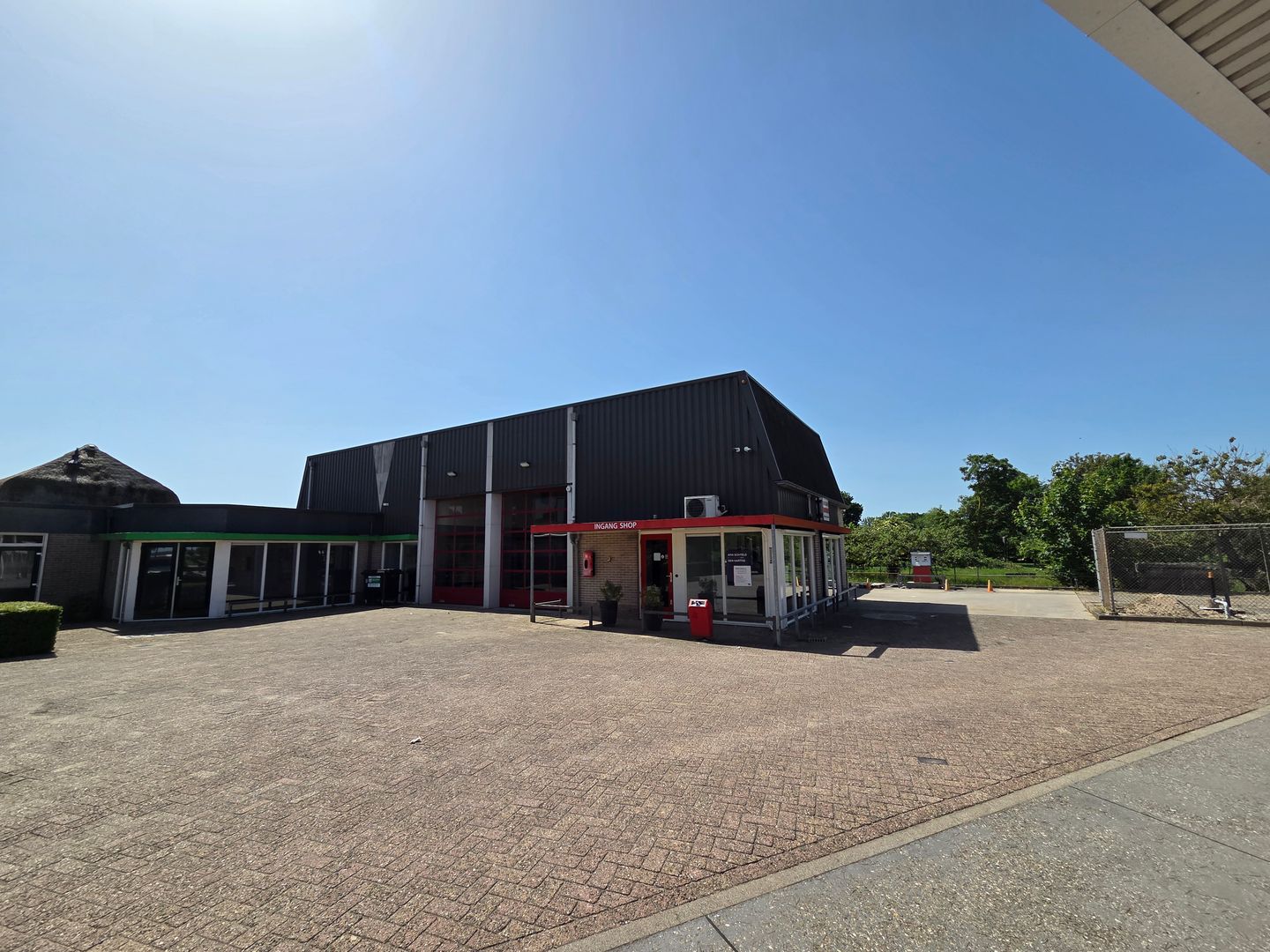View photo 1 of Voorstraat 45
