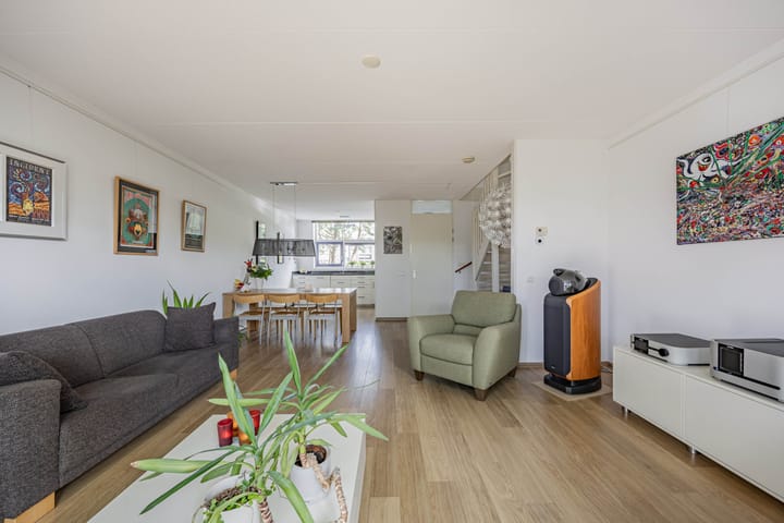 Tussenwoning te koop: Woldplantsoen 8, Lelystad