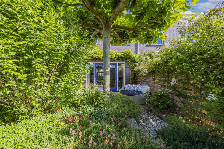 Tussenwoning te koop: Woldplantsoen 8, Lelystad