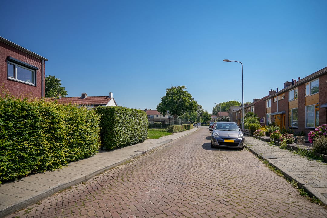 Photo 32 of Waalstraat 10