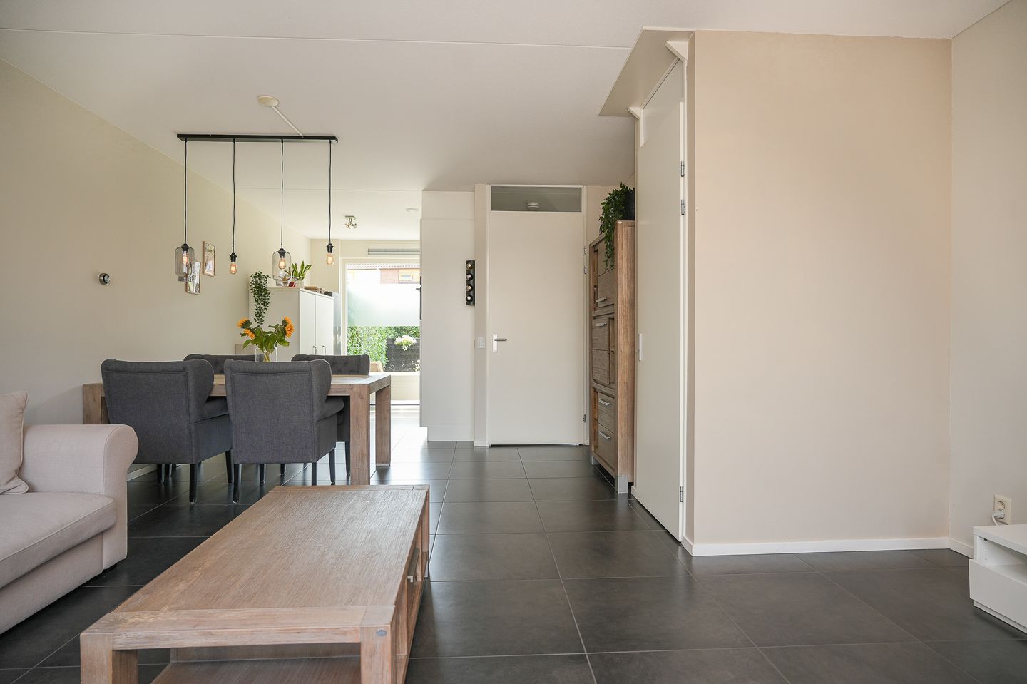 Photo 10 of Waalstraat 10