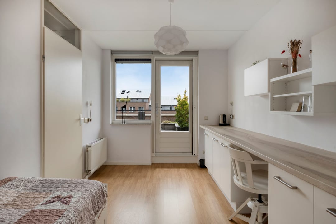 Photo 32 of Koopmanstraat 14