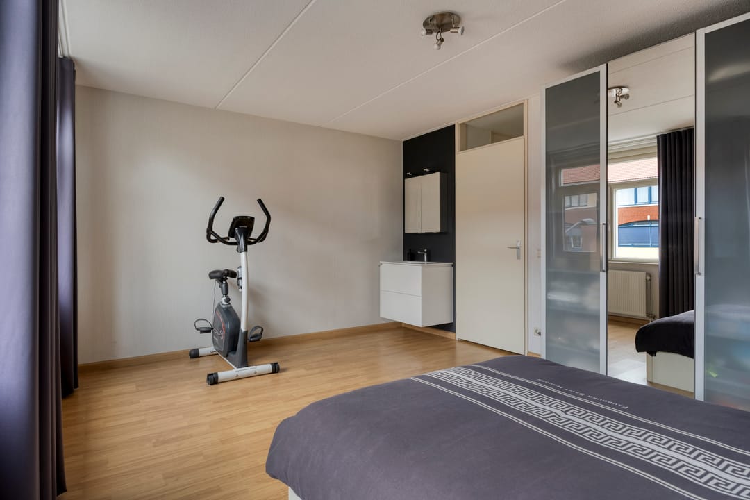 Photo 38 of Koopmanstraat 14